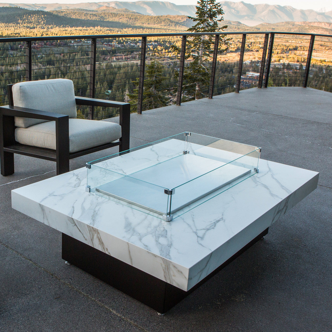 COOKE Montecito L60" x W42"x H17", Neolith Calacatta Top